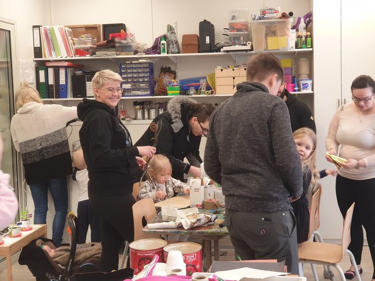 Hér er litið yfir smiðjuna í Skógarási Hér er litið yfir smiðjuna í Skógarási