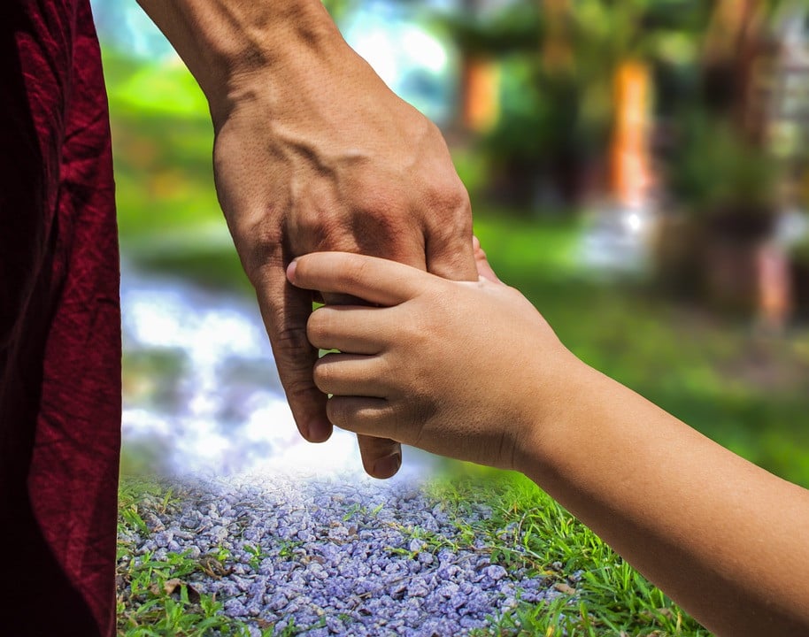 hand-in-hand-2065777_960_720