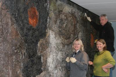 Unnið að verkinu, f.v. Ragnhildur Stefánsdóttur, Inga Ragnarsdóttir og Friðrik Örn.