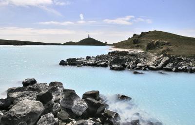 Blátt lón við Reykjanesvita.