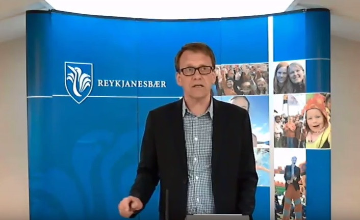 Friðjón Einarsson á bæjarstjórnarfundi í gær. Skjáskot frá YouTube þar sem fundum bæjarstjórnar er &hellip;
