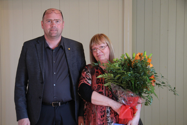 Alexander Ragnarsson formaður fræðsluráðs og Katla Bjarnadóttir starfsmaður í mötuneyti Holtaskóla.&hellip;