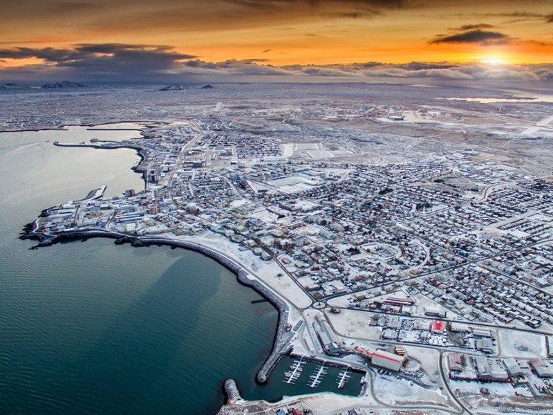 Reykjanesbær í vetrarham.