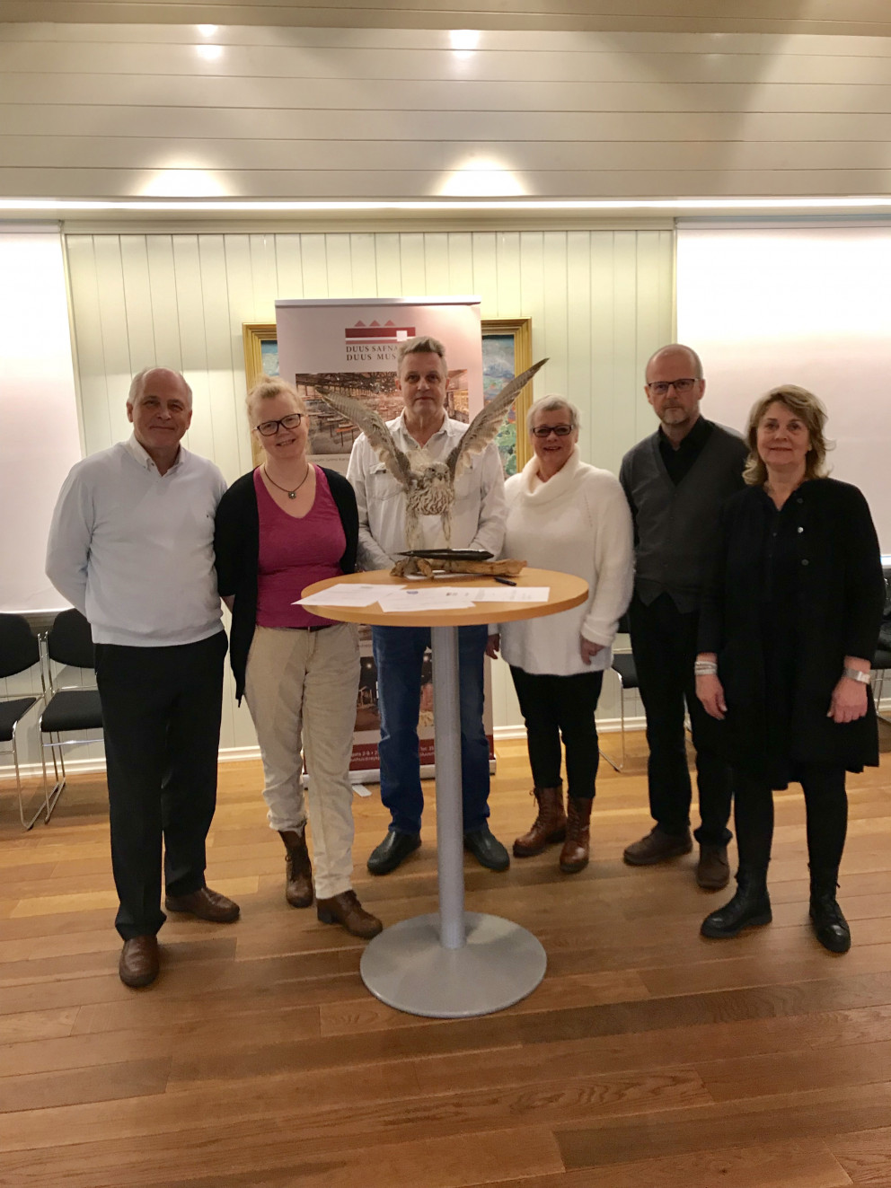 Frá afhendingu gjafarinnar. Frá vinstri: Gunnar Þórarinsson bæjarfulltrúi, Sigrún Ásta Jónsdóttir f&hellip;
