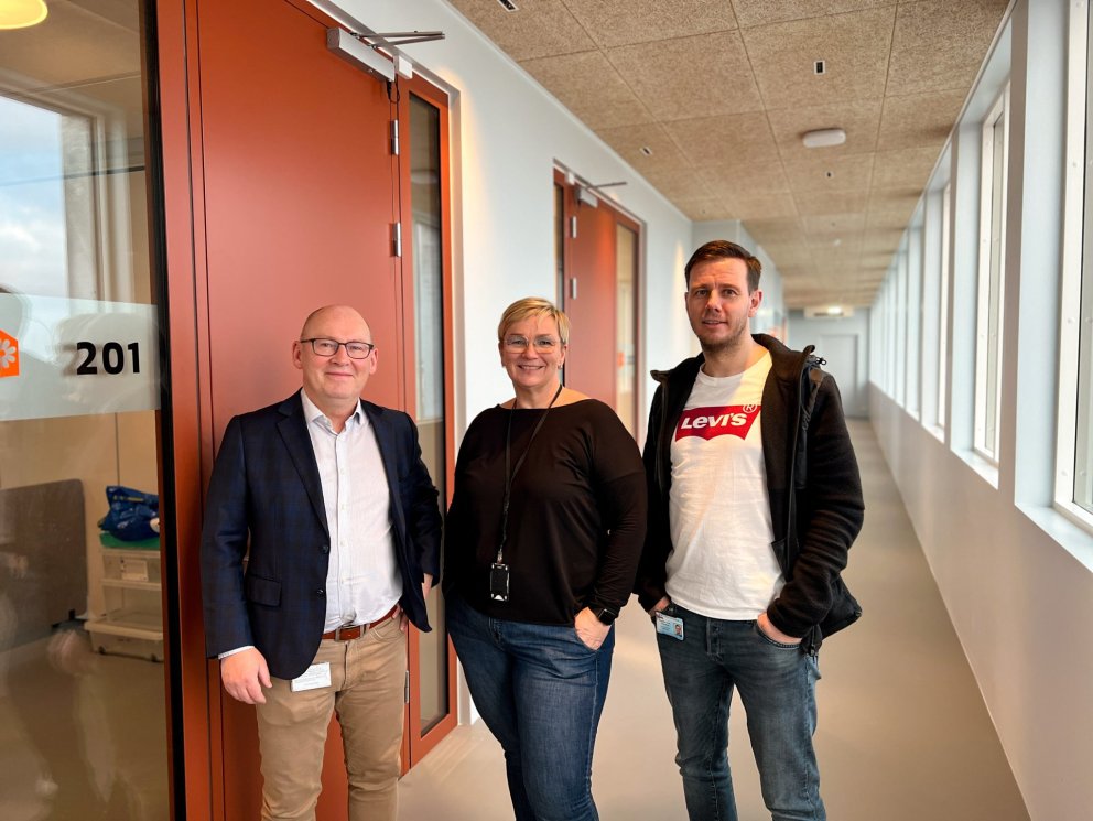 Helgi Arnarsson, Sviðsstjóri Menntasviðs, Helga Hildur Snorradóttir, skólastjóri Holtaskóla og Hara&hellip;
