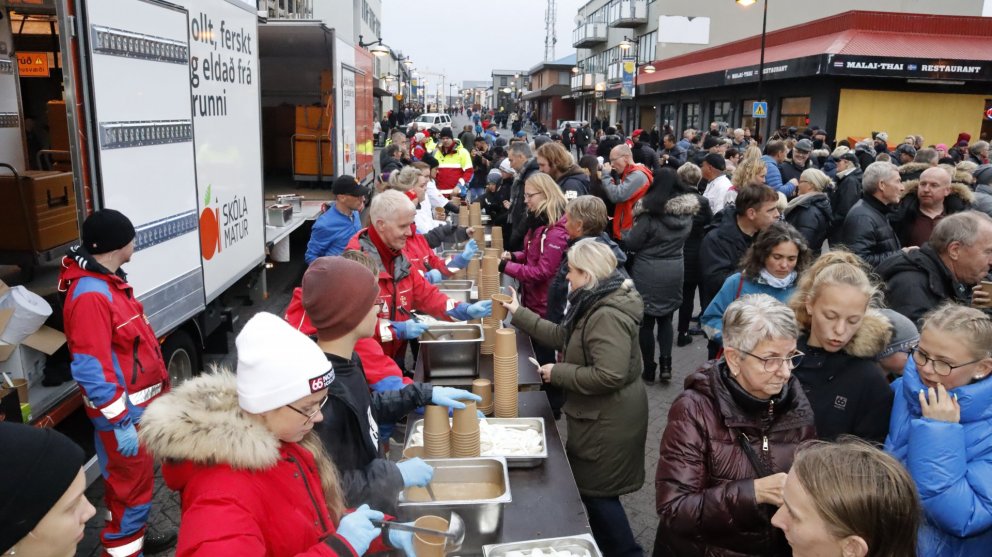 Kjötsúpa Skólamatar sameinaðist Götupartýi í ár og þótti breytingin heppnast vel. Í anda platlausra&hellip;