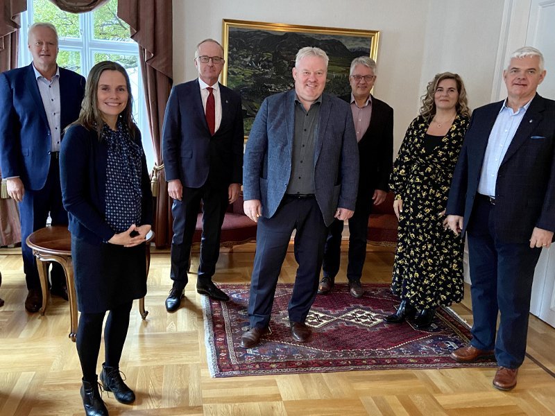 Bæjarstjórar sveitarfélaganna fjögurra ásamt framkvæmdastjóra Sambands sveitarfélaga á Suðurnesjum &hellip;