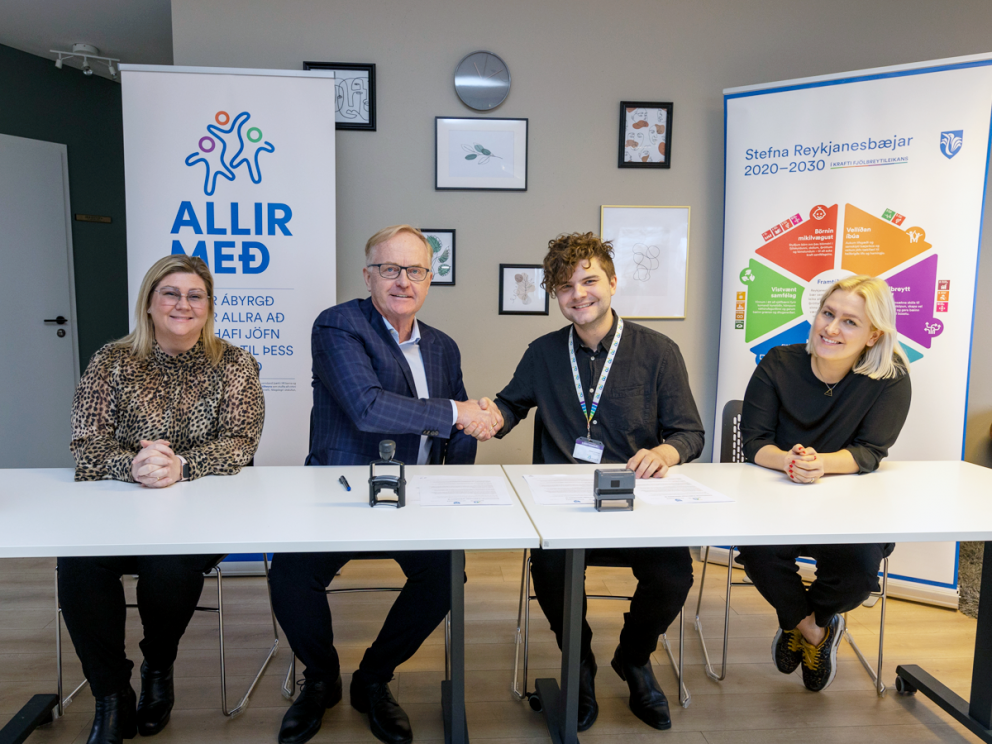 Kjartan Már Kjartansson bæjarstjóri, Halldóra Fríða Þorvaldsdóttir forseti bæjarstjórnar, Valgerður&hellip;