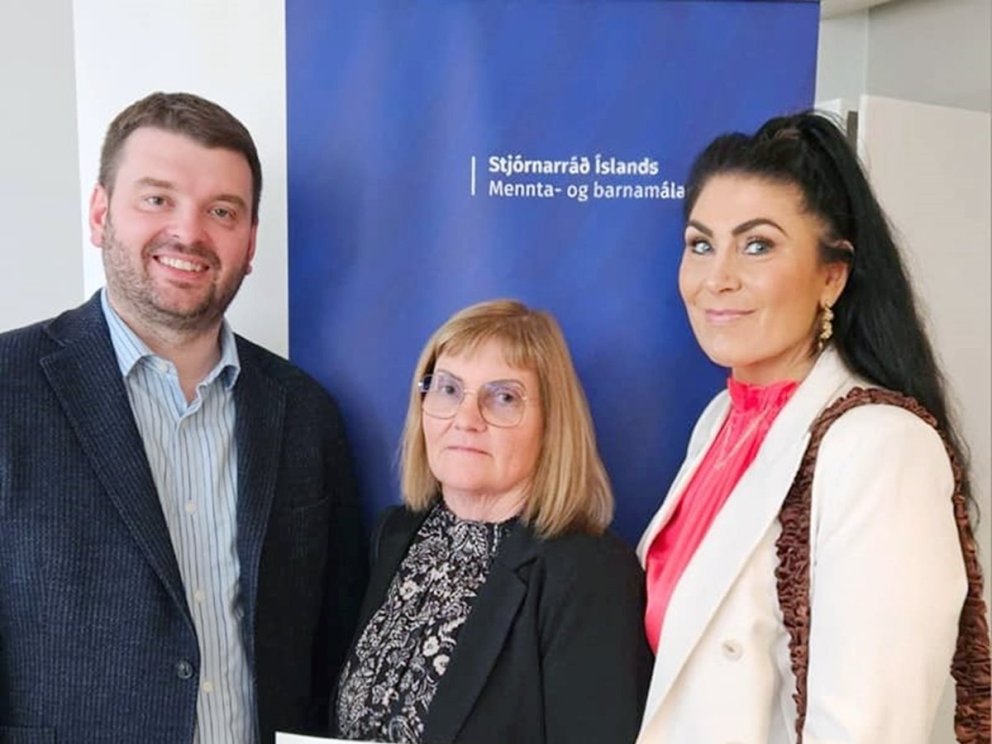 Frá vinstri, Ásmundur Einar Daðason Mennta- og barnamálaráðherra, Ólöf Kristín Guðmundsdóttir kenns&hellip;