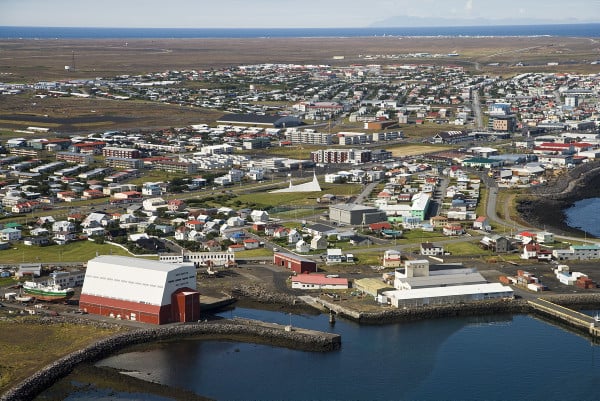 Horft yfir Reykjanesbæ frá Innri Njarðvík.