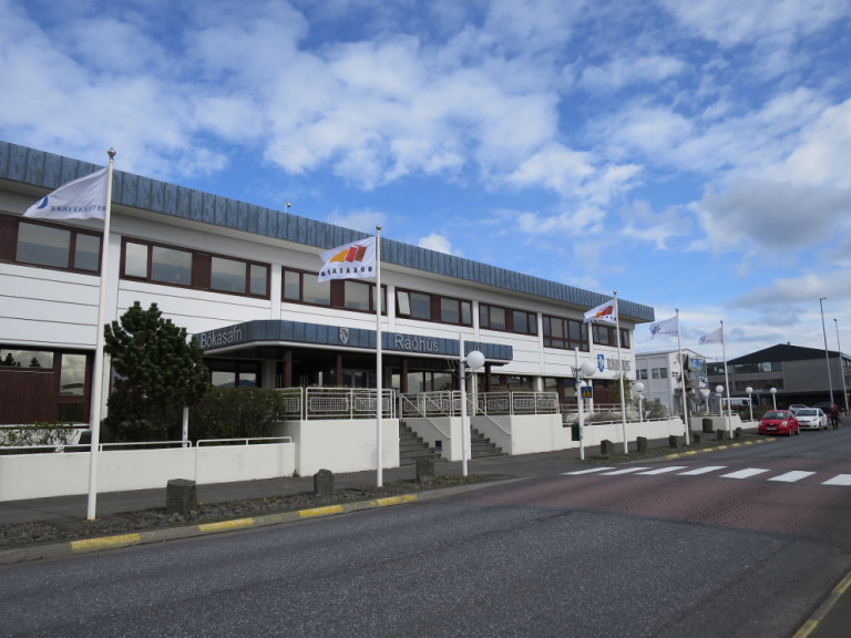 Ráðhús Reykjanesbæjar.