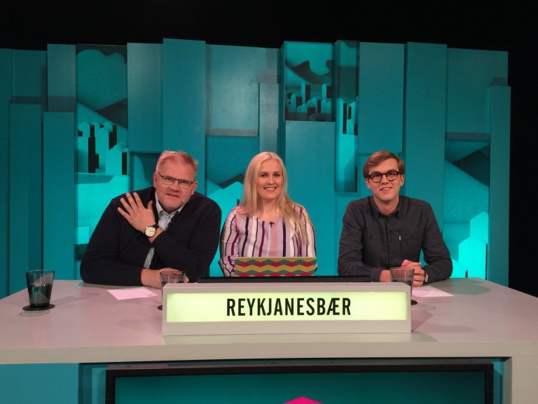 Lið Reykjanesbæjar í Útsvari skipa þau Kristján Jóhannsson, Valgerður Björk Pálsdóttir og Grétar Þó&hellip;