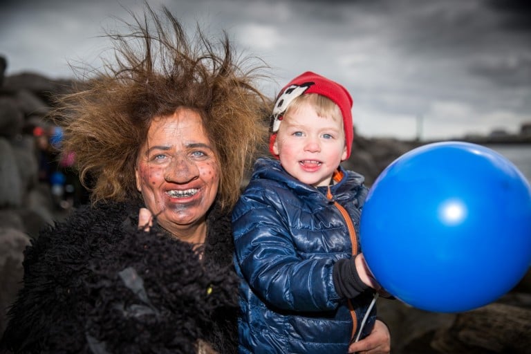 Fjóla með góðan gest.