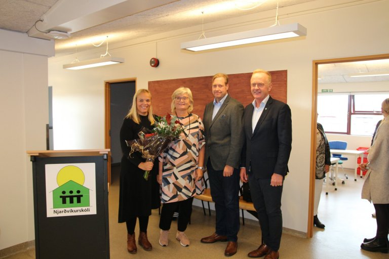 Frá vígslu Asparinnar. Frá vinstri Kristín Blönda deildarstjóri, Ásgerður Þorgeirsdóttir skólastjór&hellip;