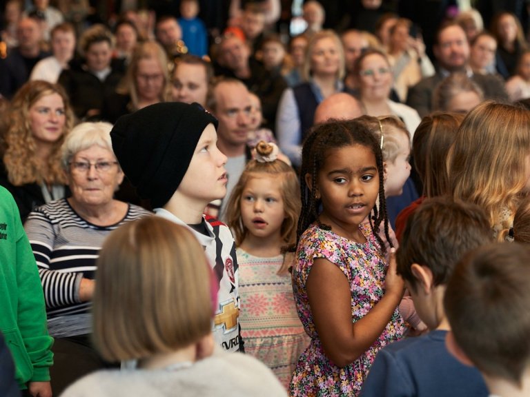 Gestir og skólabörn í Stapaskóla 2021