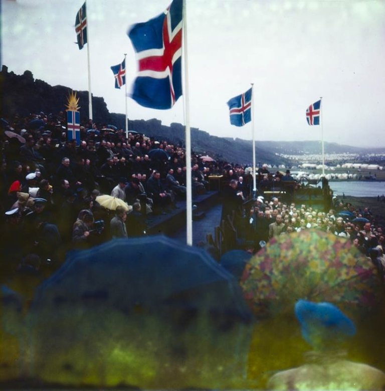 Ljósmynd frá lýðveldishátíðinni á Þingvöllum 17. júní 1944.