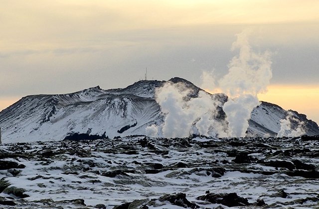 Ríkislögreglustjóri hefur lýst yfir óvissustigi vegna landriss vestan við fjallið Þorbjörn. Ljósmyn&hellip;