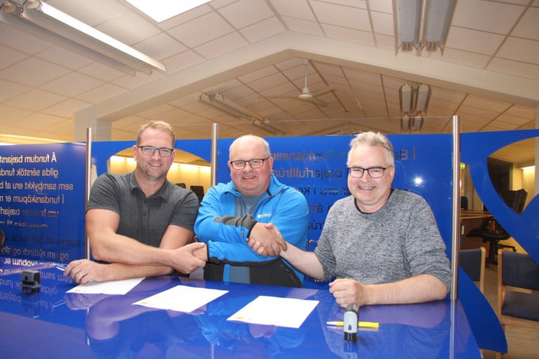 Guðlaugur H. Sigurjónsson sviðsstjóri Umhverfisssviðs, Viðar Ellertsson hjá Ellerti Skúlasyni ehf. &hellip;
